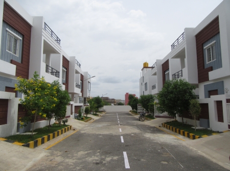 1) Luxury Duplex for Sale in Tirupati - Road.JPG